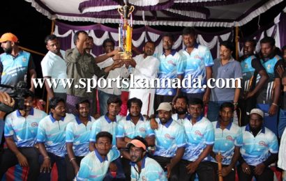 ಡೈನಾಮಿಕ್ ಡ್ಯಾಶರ್ಸ್ ದಂಡಿನದಿಬ್ಬ ತಂಡ “ಲಕ್ಷ್ಮೀಪುರ ಪ್ರಿಮಿಯರ್ ಲೀಗ್-2019″ರ ಚಾಂಪಿಯನ್