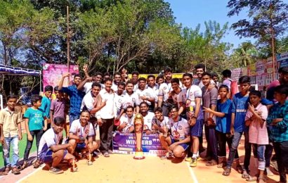 ಕಂಚಿನಡ್ಕ ಬ್ಯಾಡ್ಮಿಂಟನ್ ಲೀಗ್: ಹೊನಲು ಬೆಳಕಿನ ಐಪಿಎಲ್ ಮಾದರಿಯ ಬ್ಯಾಡ್ಮಿಂಟನ್ ಪಂದ್ಯಾಕೂಟ