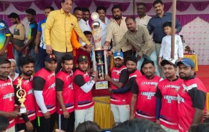 ಸತತ ಎರಡು ರಾಜ್ಯಮಟ್ಟದ ಪ್ರಶಸ್ತಿ ಜಯಿಸಿದ ಜನಪ್ರಿಯ ಇಲೆವೆನ್ ದಾವಣಗೆರೆ